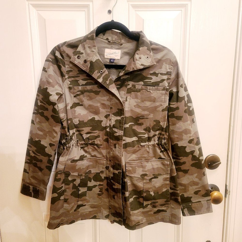 NWOT Universal Thread Goods Camo jacket